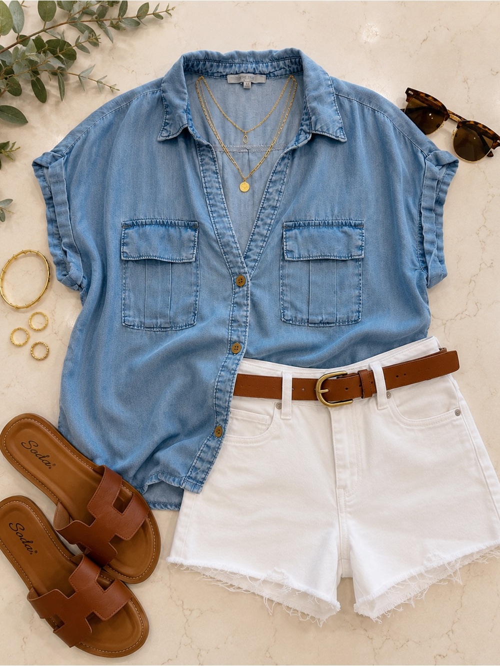 Love Tree Lightweight Tencel Chambray Button Front Top | Size Medium
